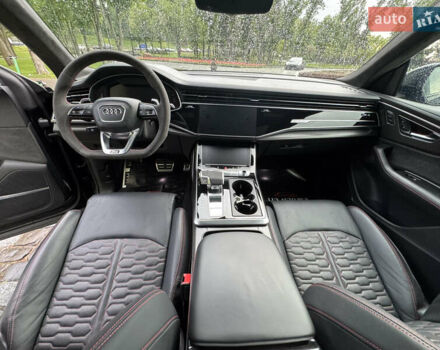 Чорний Ауді RS Q8, об'ємом двигуна 4 л та пробігом 90 тис. км за 89999 $, фото 23 на Automoto.ua