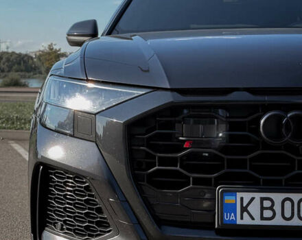 Чорний Ауді RS Q8, об'ємом двигуна 4 л та пробігом 89 тис. км за 94999 $, фото 7 на Automoto.ua