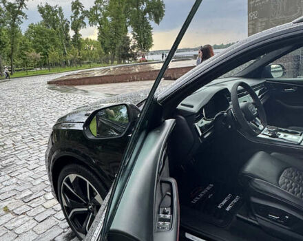 Чорний Ауді RS Q8, об'ємом двигуна 4 л та пробігом 90 тис. км за 89999 $, фото 62 на Automoto.ua