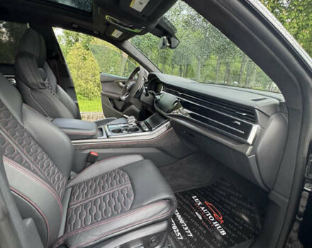 Чорний Ауді RS Q8, об'ємом двигуна 4 л та пробігом 90 тис. км за 89999 $, фото 22 на Automoto.ua