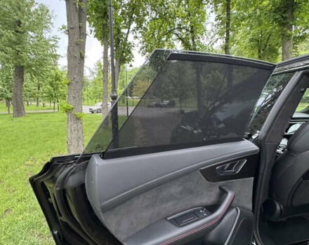 Чорний Ауді RS Q8, об'ємом двигуна 4 л та пробігом 90 тис. км за 89999 $, фото 84 на Automoto.ua