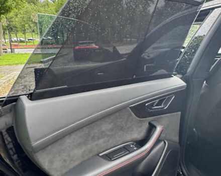 Чорний Ауді RS Q8, об'ємом двигуна 4 л та пробігом 90 тис. км за 89999 $, фото 46 на Automoto.ua