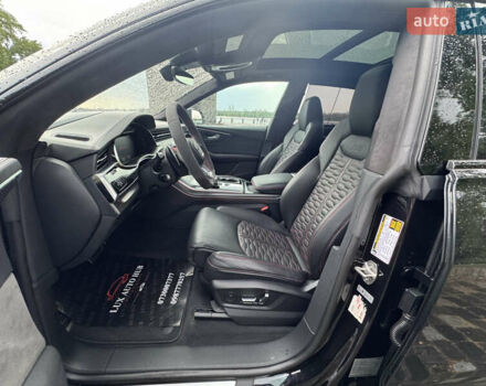 Чорний Ауді RS Q8, об'ємом двигуна 4 л та пробігом 90 тис. км за 89999 $, фото 74 на Automoto.ua