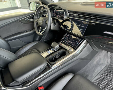 Чорний Ауді RS Q8, об'ємом двигуна 4 л та пробігом 32 тис. км за 106000 $, фото 48 на Automoto.ua