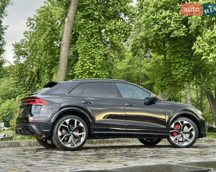 Чорний Ауді RS Q8, об'ємом двигуна 4 л та пробігом 90 тис. км за 89999 $, фото 181 на Automoto.ua