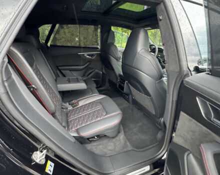 Чорний Ауді RS Q8, об'ємом двигуна 4 л та пробігом 90 тис. км за 89999 $, фото 39 на Automoto.ua