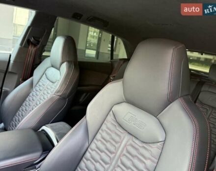 Чорний Ауді RS Q8, об'ємом двигуна 4 л та пробігом 16 тис. км за 139333 $, фото 30 на Automoto.ua