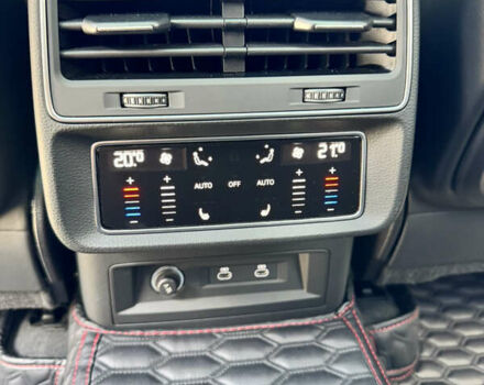 Чорний Ауді RS Q8, об'ємом двигуна 4 л та пробігом 24 тис. км за 127000 $, фото 40 на Automoto.ua