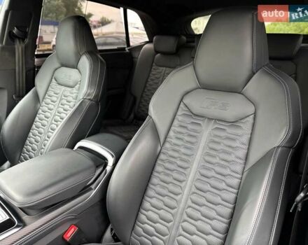 Чорний Ауді RS Q8, об'ємом двигуна 4 л та пробігом 37 тис. км за 125500 $, фото 58 на Automoto.ua