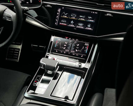 Чорний Ауді RS Q8, об'ємом двигуна 4 л та пробігом 17 тис. км за 112500 $, фото 31 на Automoto.ua