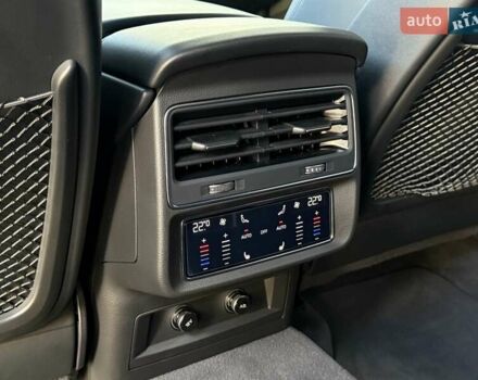 Чорний Ауді RS Q8, об'ємом двигуна 4 л та пробігом 34 тис. км за 118000 $, фото 47 на Automoto.ua