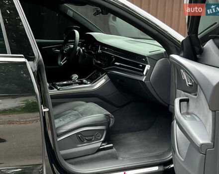 Чорний Ауді RS Q8, об'ємом двигуна 4 л та пробігом 17 тис. км за 112500 $, фото 26 на Automoto.ua