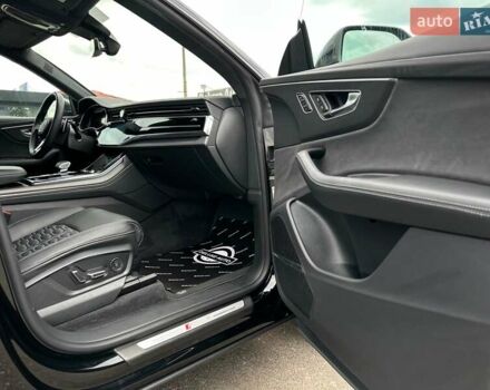 Чорний Ауді RS Q8, об'ємом двигуна 4 л та пробігом 37 тис. км за 125500 $, фото 64 на Automoto.ua