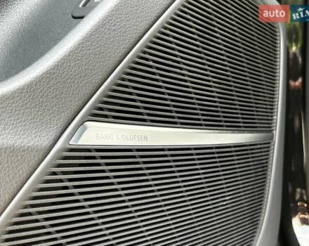 Чорний Ауді RS Q8, об'ємом двигуна 4 л та пробігом 18 тис. км за 115000 $, фото 34 на Automoto.ua