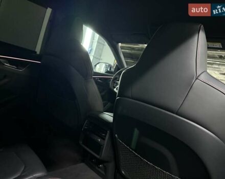 Чорний Ауді RS Q8, об'ємом двигуна 4 л та пробігом 16 тис. км за 138300 $, фото 19 на Automoto.ua