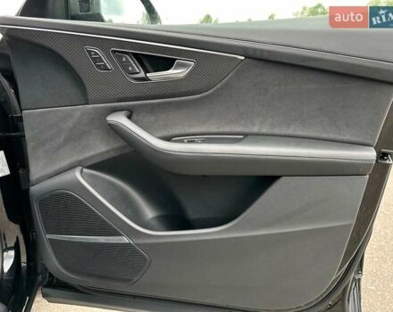 Чорний Ауді RS Q8, об'ємом двигуна 4 л та пробігом 37 тис. км за 125500 $, фото 62 на Automoto.ua