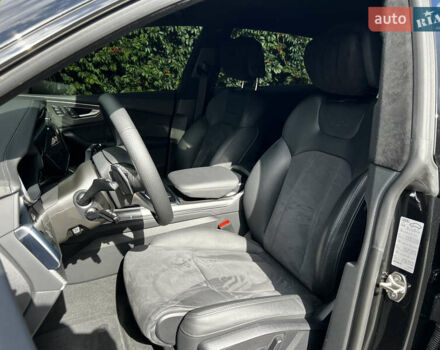 Чорний Ауді RS Q8, об'ємом двигуна 4 л та пробігом 18 тис. км за 115000 $, фото 10 на Automoto.ua