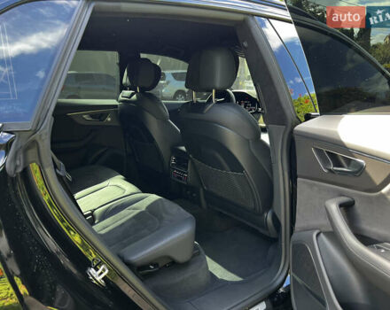 Чорний Ауді RS Q8, об'ємом двигуна 4 л та пробігом 18 тис. км за 115000 $, фото 25 на Automoto.ua