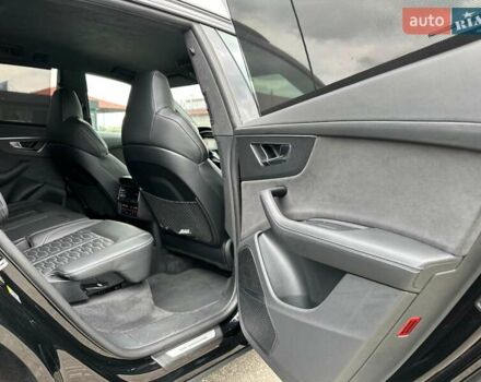 Чорний Ауді RS Q8, об'ємом двигуна 4 л та пробігом 37 тис. км за 125500 $, фото 68 на Automoto.ua