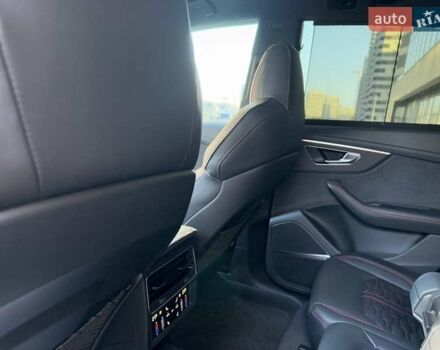 Чорний Ауді RS Q8, об'ємом двигуна 4 л та пробігом 13 тис. км за 139333 $, фото 21 на Automoto.ua