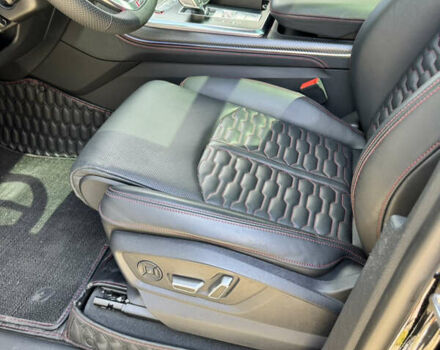Чорний Ауді RS Q8, об'ємом двигуна 4 л та пробігом 24 тис. км за 127000 $, фото 33 на Automoto.ua