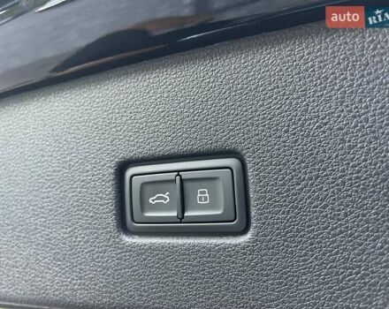 Чорний Ауді RS Q8, об'ємом двигуна 4 л та пробігом 34 тис. км за 118000 $, фото 26 на Automoto.ua