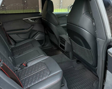 Чорний Ауді RS Q8, об'ємом двигуна 4 л та пробігом 17 тис. км за 103500 $, фото 12 на Automoto.ua