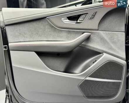 Чорний Ауді RS Q8, об'ємом двигуна 4 л та пробігом 10 тис. км за 141800 $, фото 30 на Automoto.ua