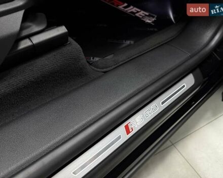 Чорний Ауді RS Q8, об'ємом двигуна 4 л та пробігом 9 тис. км за 153500 $, фото 69 на Automoto.ua
