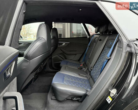 Чорний Ауді RS Q8, об'ємом двигуна 4 л та пробігом 52 тис. км за 145000 $, фото 15 на Automoto.ua