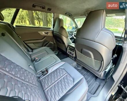 Чорний Ауді RS Q8, об'ємом двигуна 4 л та пробігом 1 тис. км за 163950 $, фото 89 на Automoto.ua