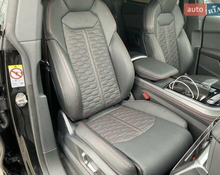 Чорний Ауді RS Q8, об'ємом двигуна 4 л та пробігом 1 тис. км за 159298 $, фото 32 на Automoto.ua