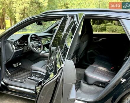 Чорний Ауді RS Q8, об'ємом двигуна 4 л та пробігом 1 тис. км за 163950 $, фото 79 на Automoto.ua