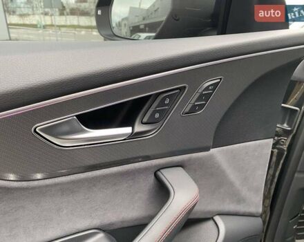 Чорний Ауді RS Q8, об'ємом двигуна 4 л та пробігом 1 тис. км за 159298 $, фото 15 на Automoto.ua