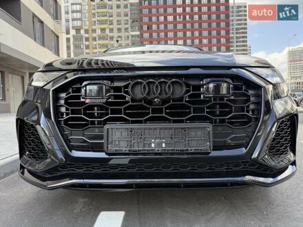 Ауді RS Q8 2023 у Києві на Automoto.ua Чорний Ауді RS Q8, об'ємом двигуна 4 л та пробігом 16 тис. км за 139333 $, фото 1 на Automoto.ua