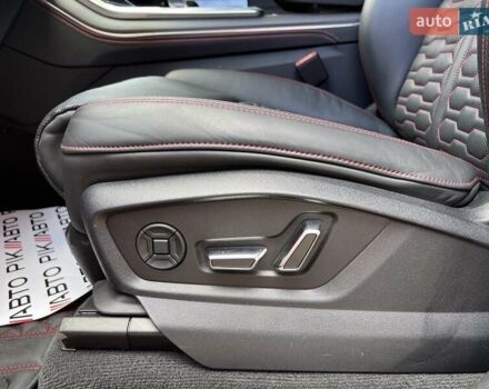 Червоний Ауді RS Q8, об'ємом двигуна 4 л та пробігом 58 тис. км за 91900 $, фото 19 на Automoto.ua