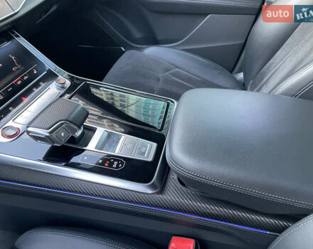 Сірий Ауді RS Q8, об'ємом двигуна 4 л та пробігом 94 тис. км за 84900 $, фото 22 на Automoto.ua
