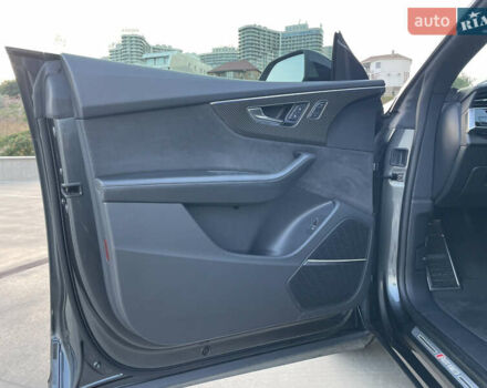 Сірий Ауді RS Q8, об'ємом двигуна 4 л та пробігом 94 тис. км за 84900 $, фото 16 на Automoto.ua