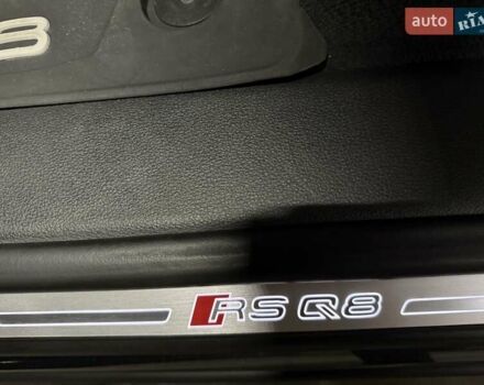 Сірий Ауді RS Q8, об'ємом двигуна 4 л та пробігом 67 тис. км за 91500 $, фото 36 на Automoto.ua