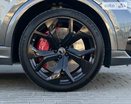 Сірий Ауді RS Q8, об'ємом двигуна 4 л та пробігом 94 тис. км за 94900 $, фото 10 на Automoto.ua