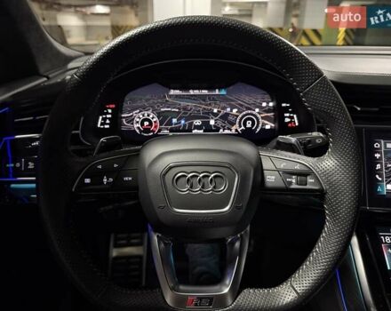 Сірий Ауді RS Q8, об'ємом двигуна 4 л та пробігом 67 тис. км за 91500 $, фото 45 на Automoto.ua