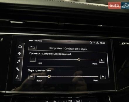 Сірий Ауді RS Q8, об'ємом двигуна 4 л та пробігом 67 тис. км за 91500 $, фото 60 на Automoto.ua