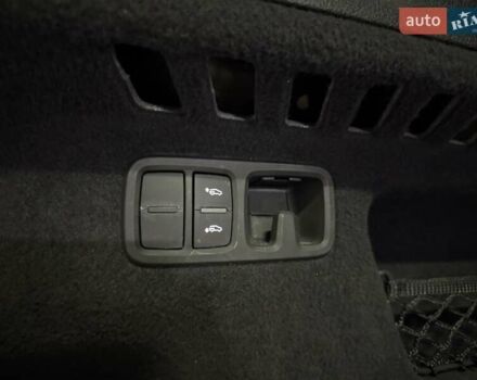 Сірий Ауді RS Q8, об'ємом двигуна 4 л та пробігом 67 тис. км за 91500 $, фото 95 на Automoto.ua