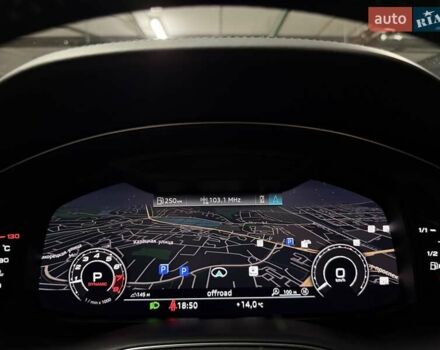 Сірий Ауді RS Q8, об'ємом двигуна 4 л та пробігом 67 тис. км за 91500 $, фото 48 на Automoto.ua