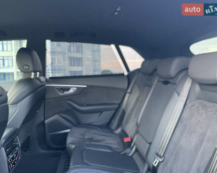 Сірий Ауді RS Q8, об'ємом двигуна 4 л та пробігом 94 тис. км за 84900 $, фото 26 на Automoto.ua