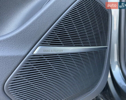 Сірий Ауді RS Q8, об'ємом двигуна 4 л та пробігом 94 тис. км за 84900 $, фото 17 на Automoto.ua