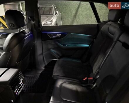 Сірий Ауді RS Q8, об'ємом двигуна 4 л та пробігом 67 тис. км за 91500 $, фото 77 на Automoto.ua