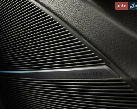 Сірий Ауді RS Q8, об'ємом двигуна 4 л та пробігом 67 тис. км за 91500 $, фото 88 на Automoto.ua