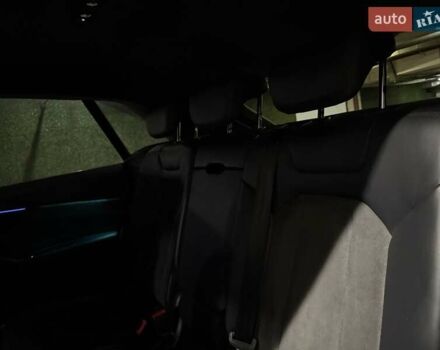 Сірий Ауді RS Q8, об'ємом двигуна 4 л та пробігом 67 тис. км за 91500 $, фото 78 на Automoto.ua