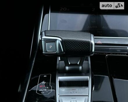 Сірий Ауді RS Q8, об'ємом двигуна 4 л та пробігом 94 тис. км за 94900 $, фото 36 на Automoto.ua